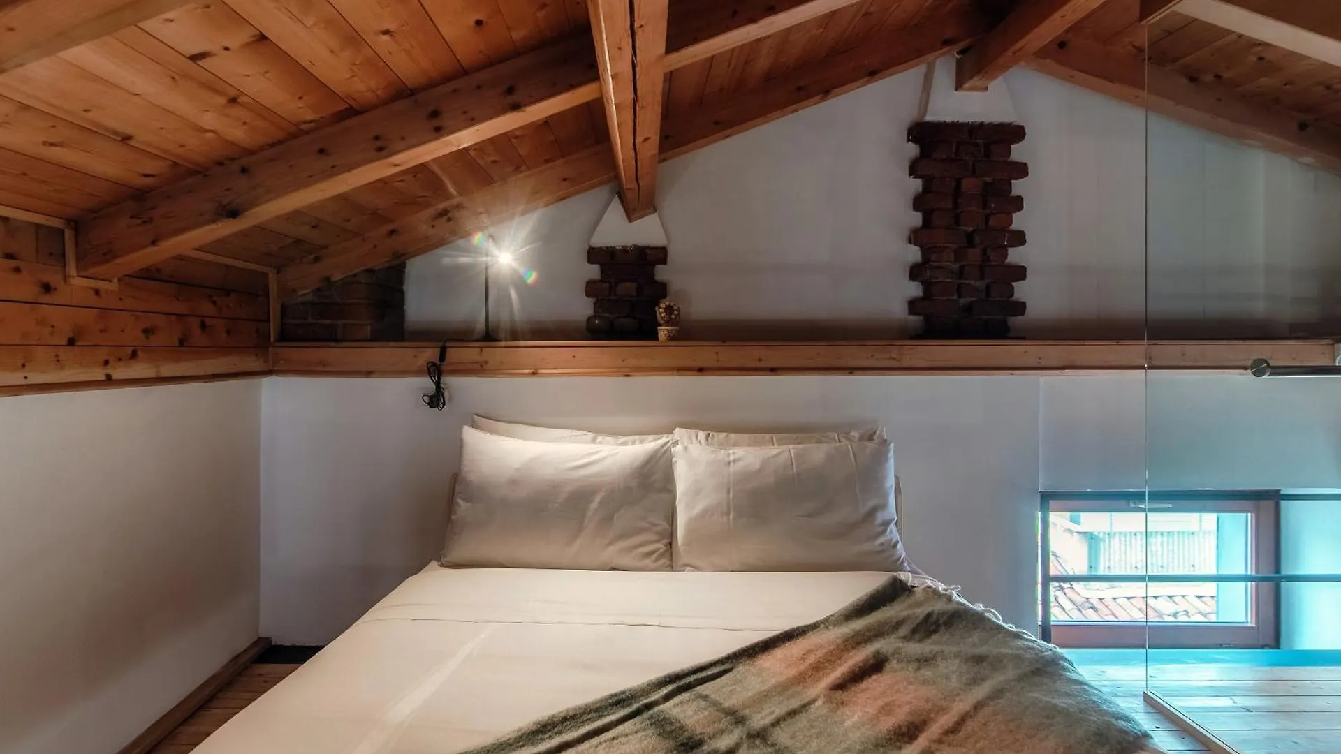 Loft Madera - By Myhomein코모 0*, 코모
